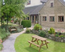 Three Horseshoes Inn & Restaurant